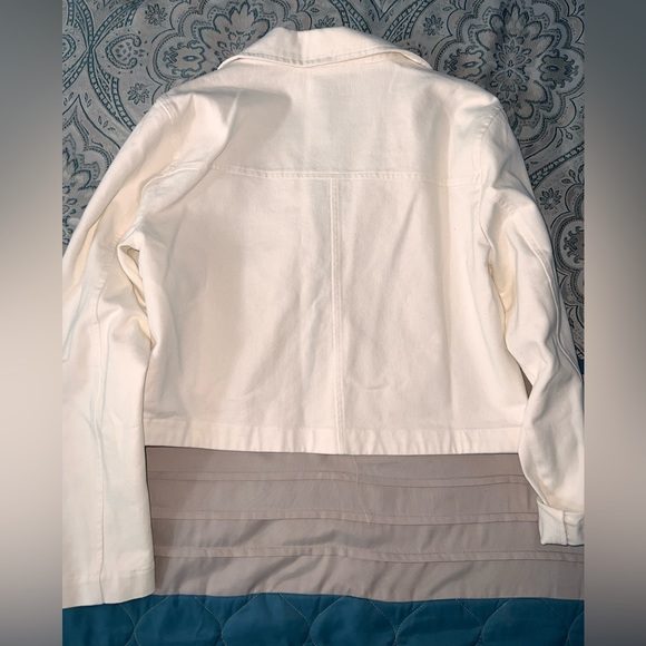 NWT very cute cropped denim jean jacket - Picture 2 of 5